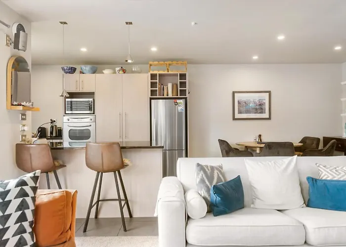 Amazing Location! 2 Bedroom Unit ワナカ